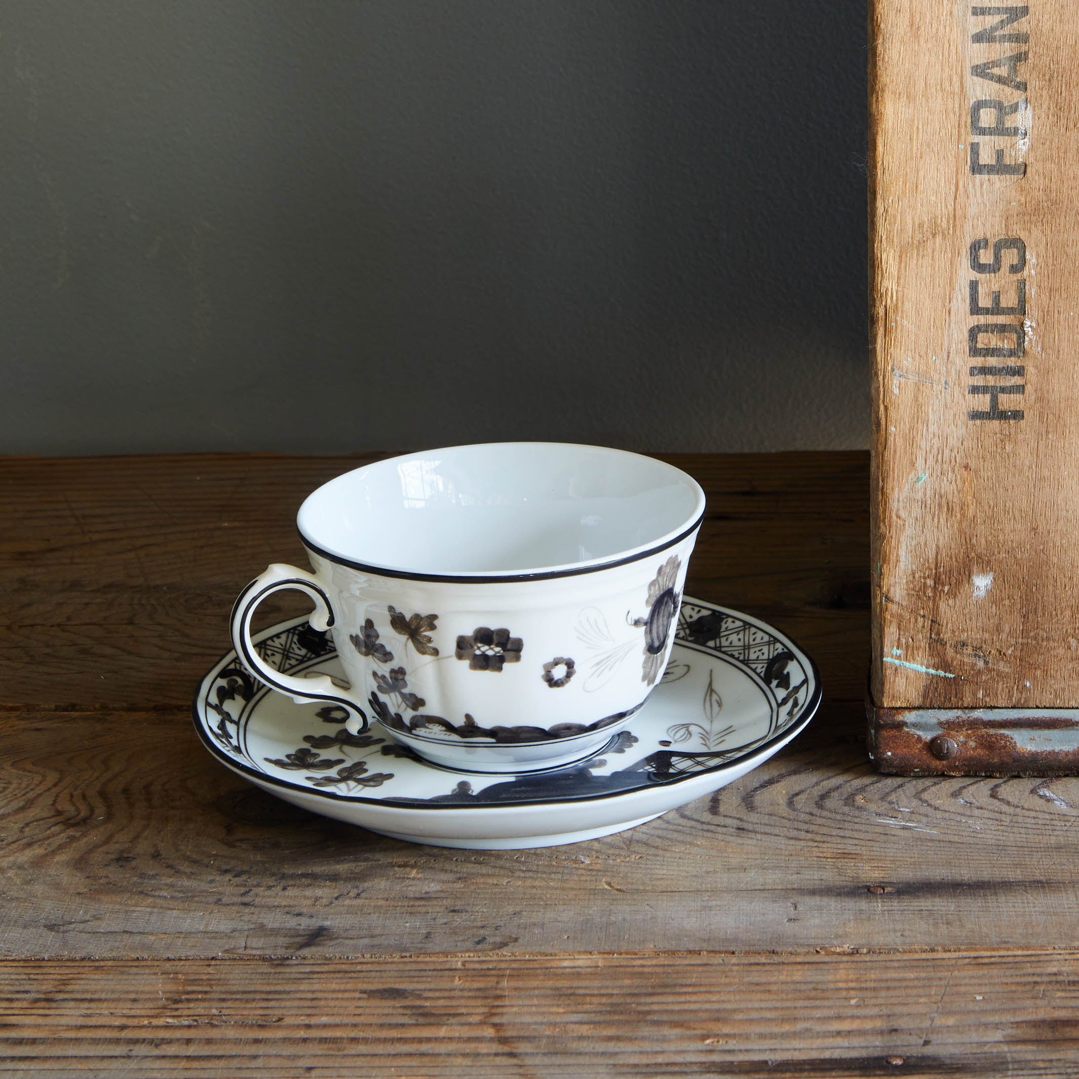 Richard Ginori Oriente Italiano Tea Cup | THE HUNTRESS NY