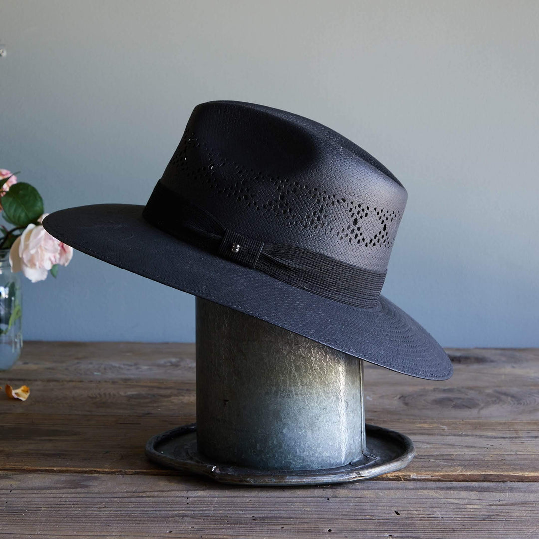 The Huntress New York Biuriful Hat | All Black