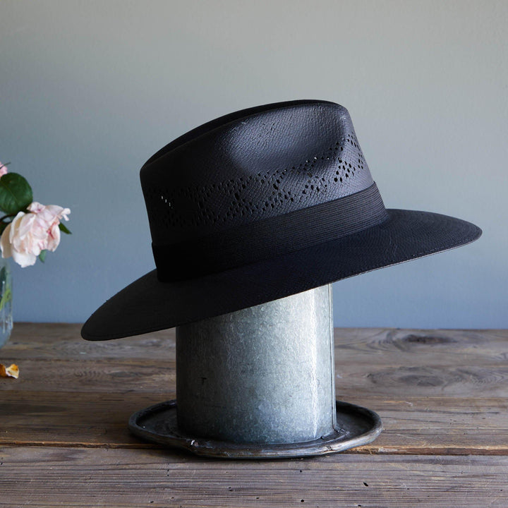 The Huntress New York Biuriful Hat | All Black