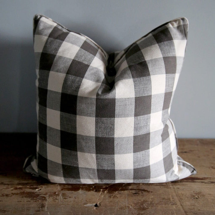 THE HUNTRESS Pillows Espresso Boite Bistro Check Espresso Pillow